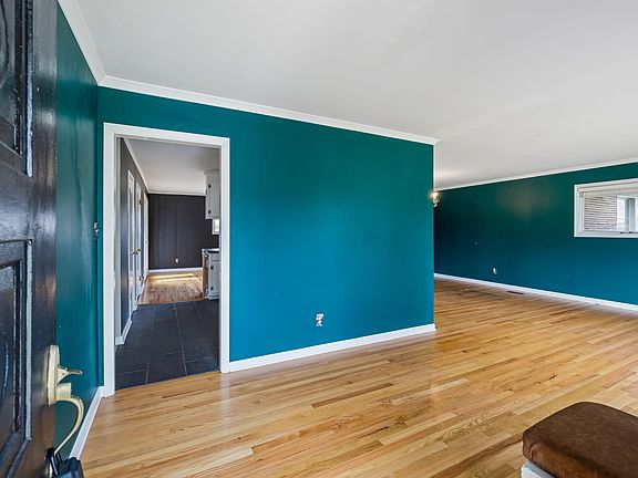 5th image of 1002 Walton Dr