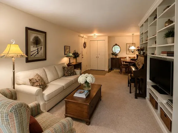 13135 Dairymaid Dr APT 136, Germantown, MD 20874