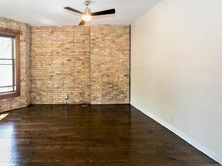 1758 W Montrose Ave #1 — Photo 4