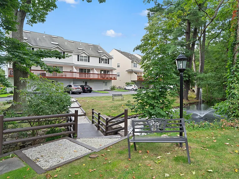 180 Turn Of River Rd #11D — Photo 24