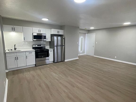 5th image of 7036 E 10th St #F02