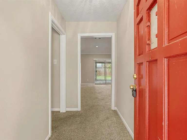 810 Sunnybrook Ln — Photo 5