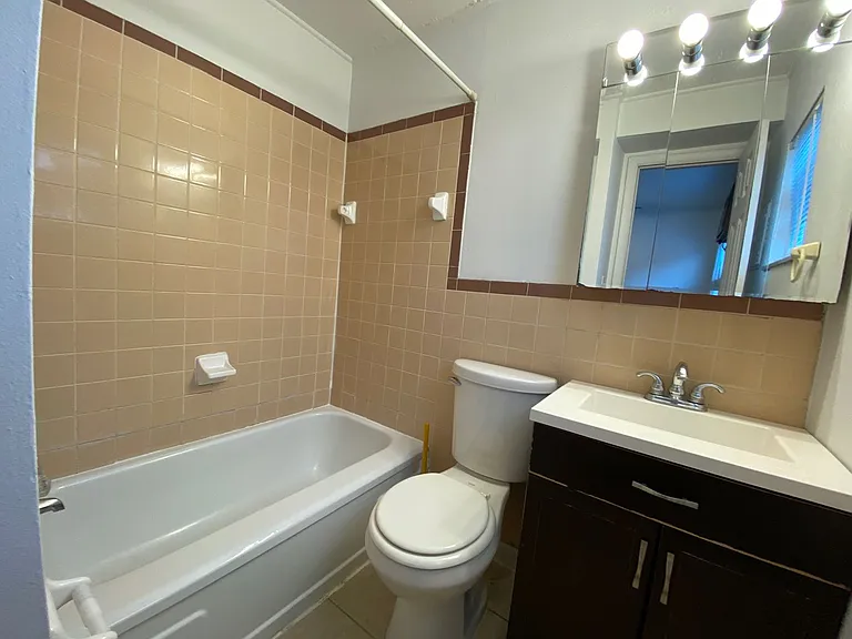 N High St 2232 SSR — Photo 7