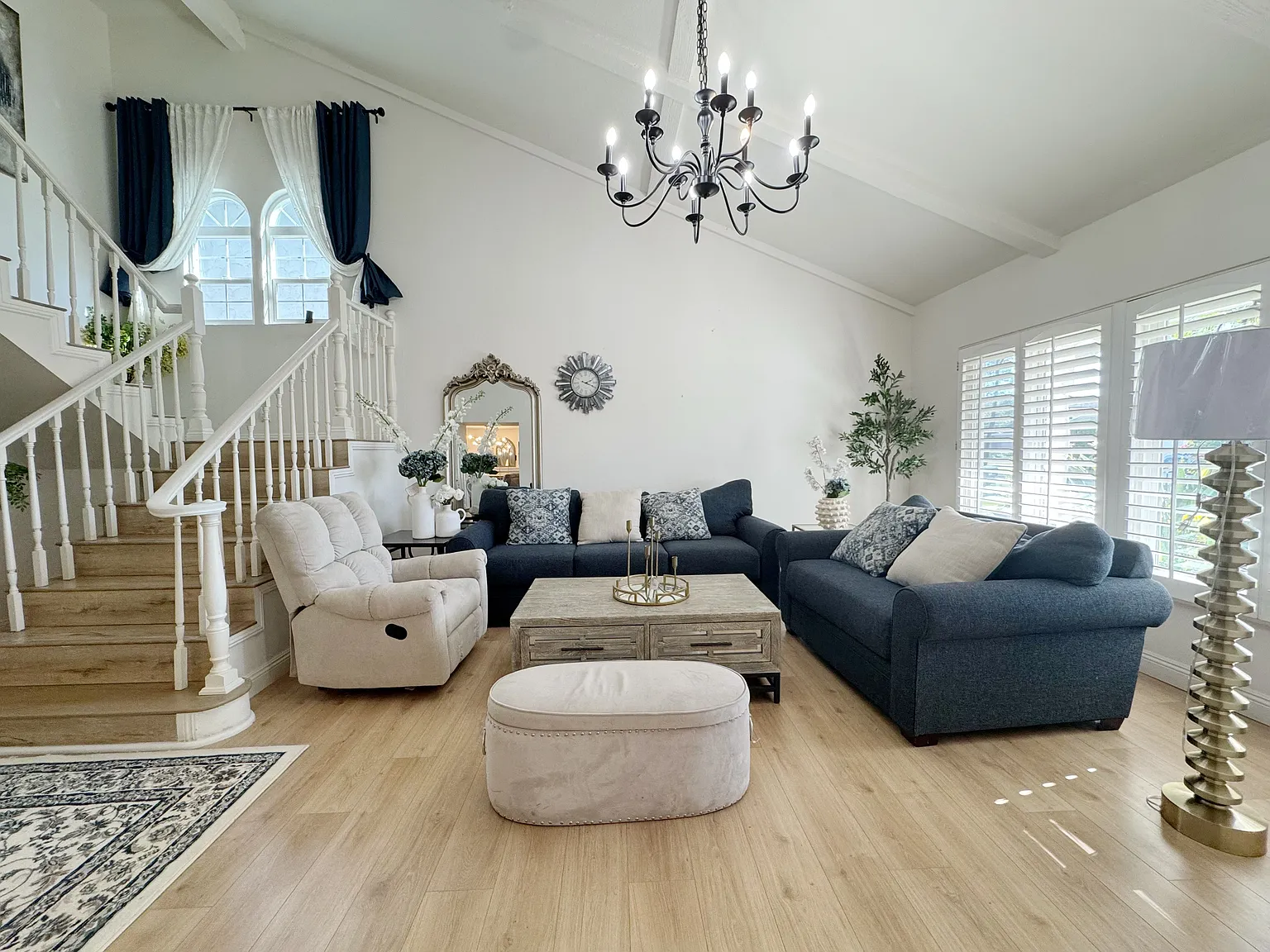 4 bed, 2366 sqft, $1,300 — Photo 2