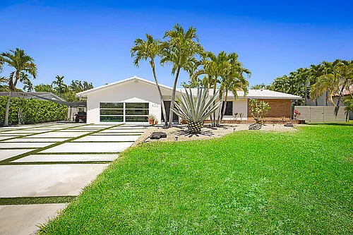 400 NW 6th Ave Photo 1
