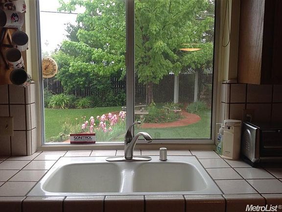 2nd image of 2531 Queenwood Dr