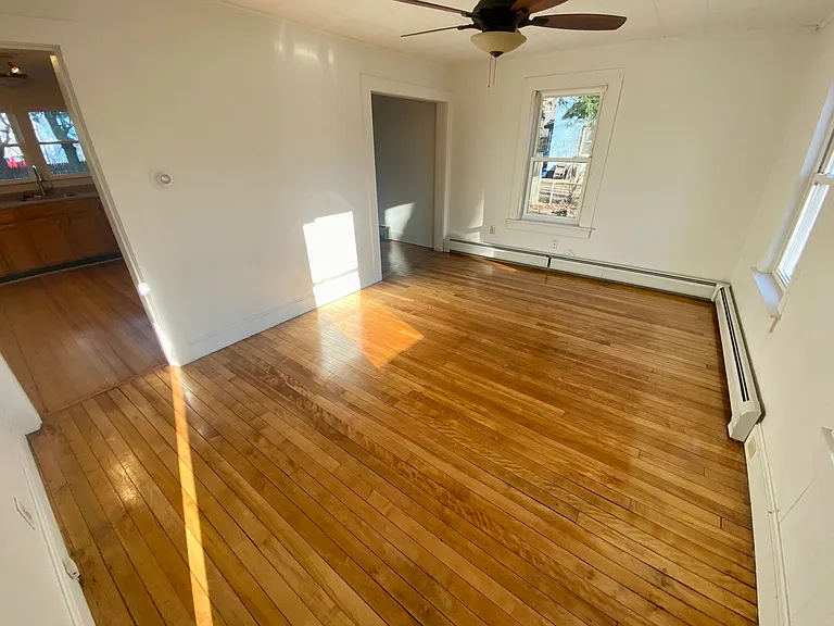 44 Emerald Pl — Photo 5