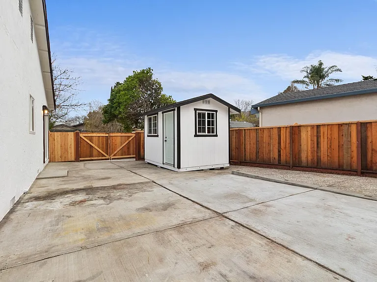 6779 Endmoor Dr — Photo 18