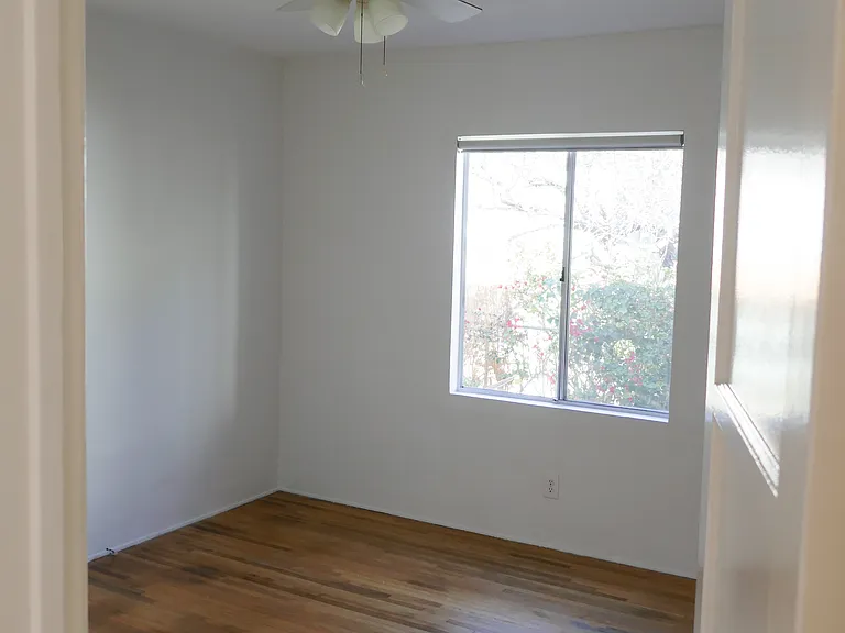 3937 Tilden Ave #B — Photo 15