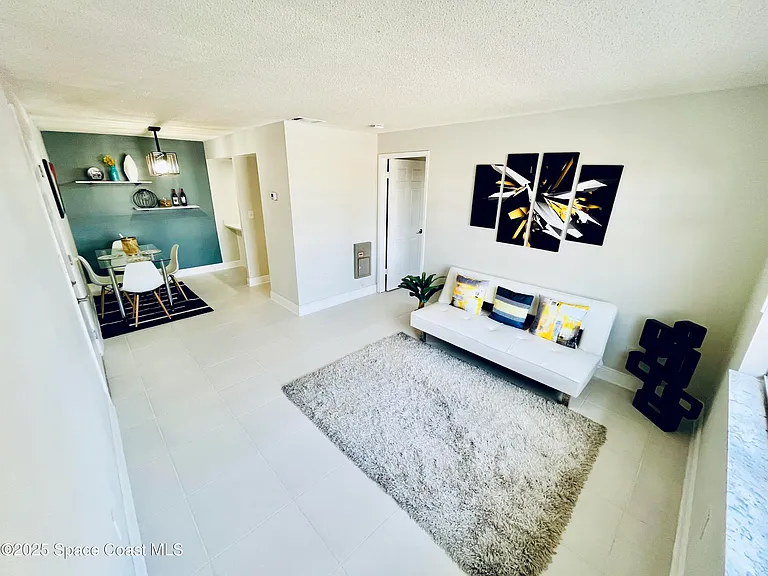 216 Preston Ln — Photo 3