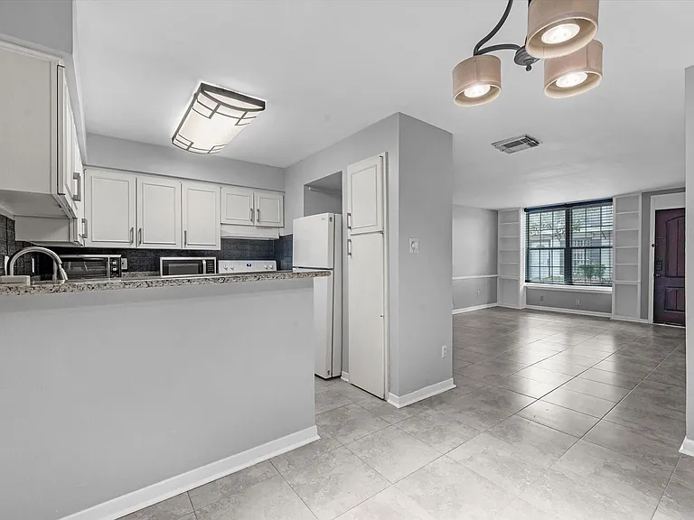 2647 Marilee Ln — Photo 15