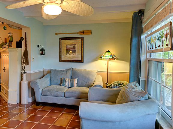 5th image of 230 Queens Ct