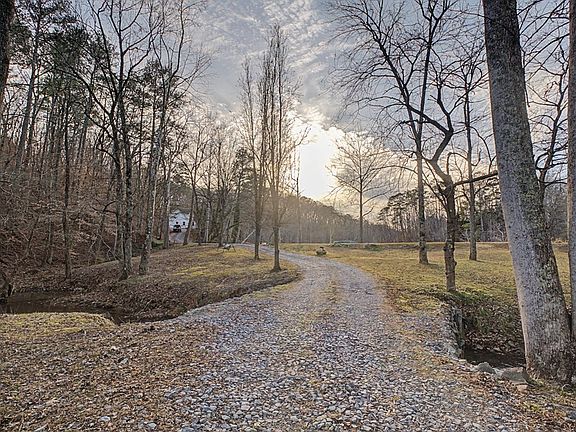 3rd image of 253 Wheeler Dam Rd