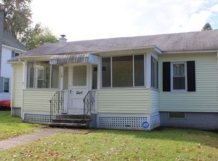 18 Walnut St, Gill, MA 01354