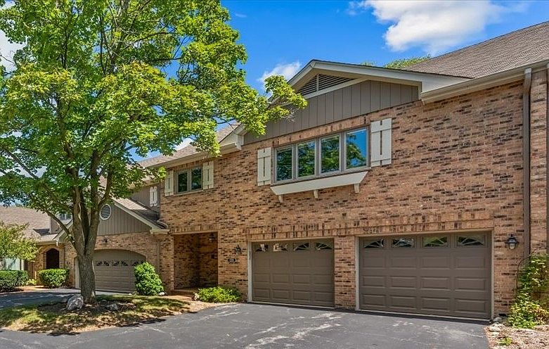 1st image of 128 Country Club Dr