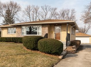 807 Adams St, Lockport, IL 60441