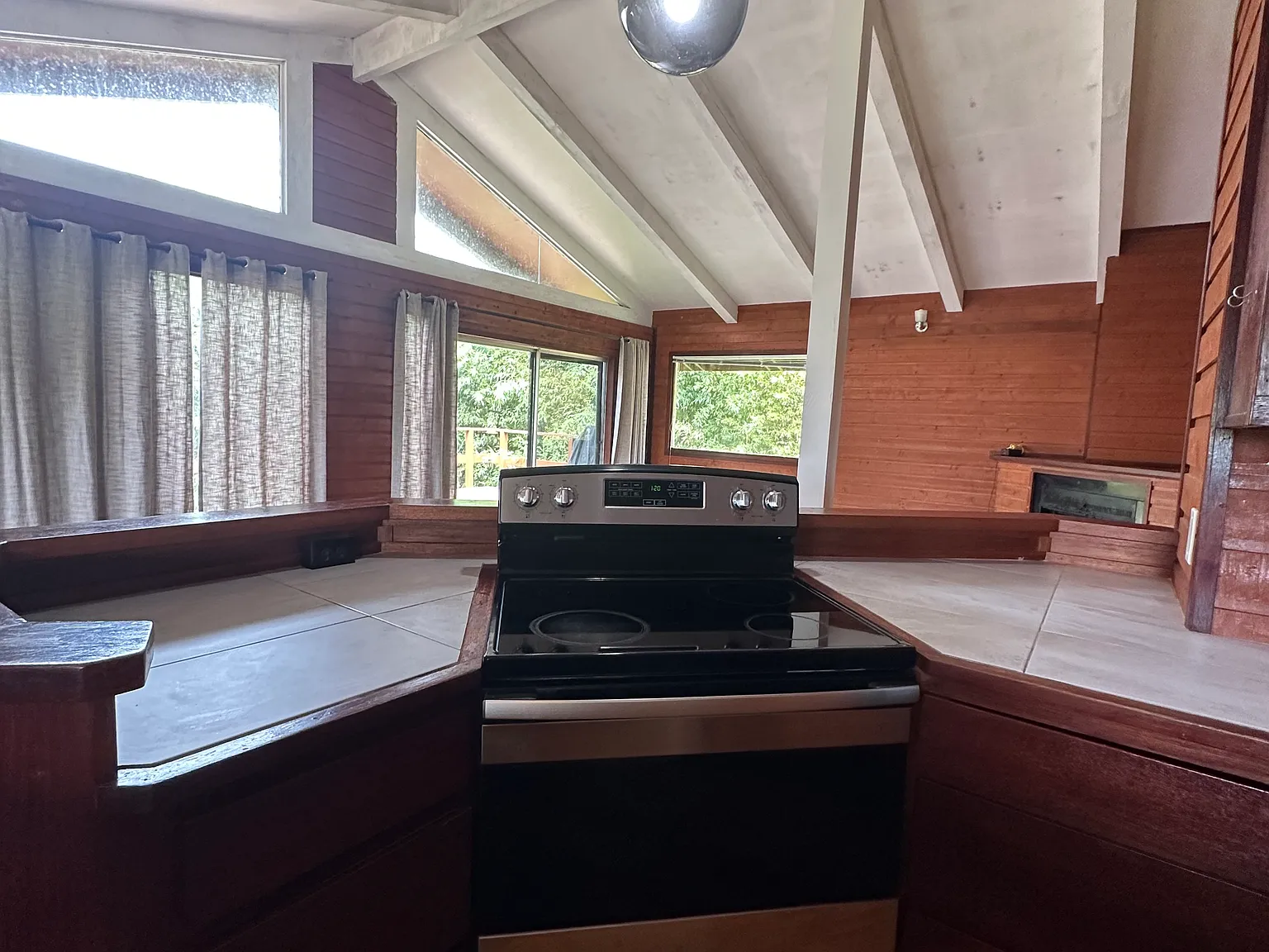 2 bed, 750 sqft, $1,900 — Photo 4
