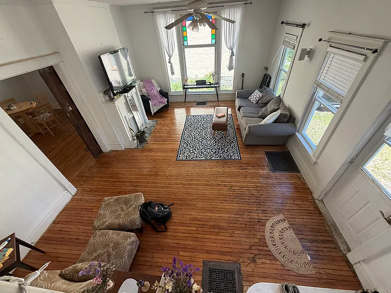 120 S Stewart Ave #B — Photo 9