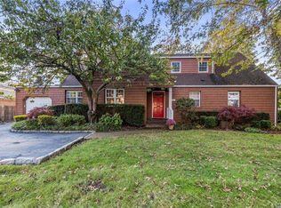 1022 Links Rd, Woodmere, NY 11598