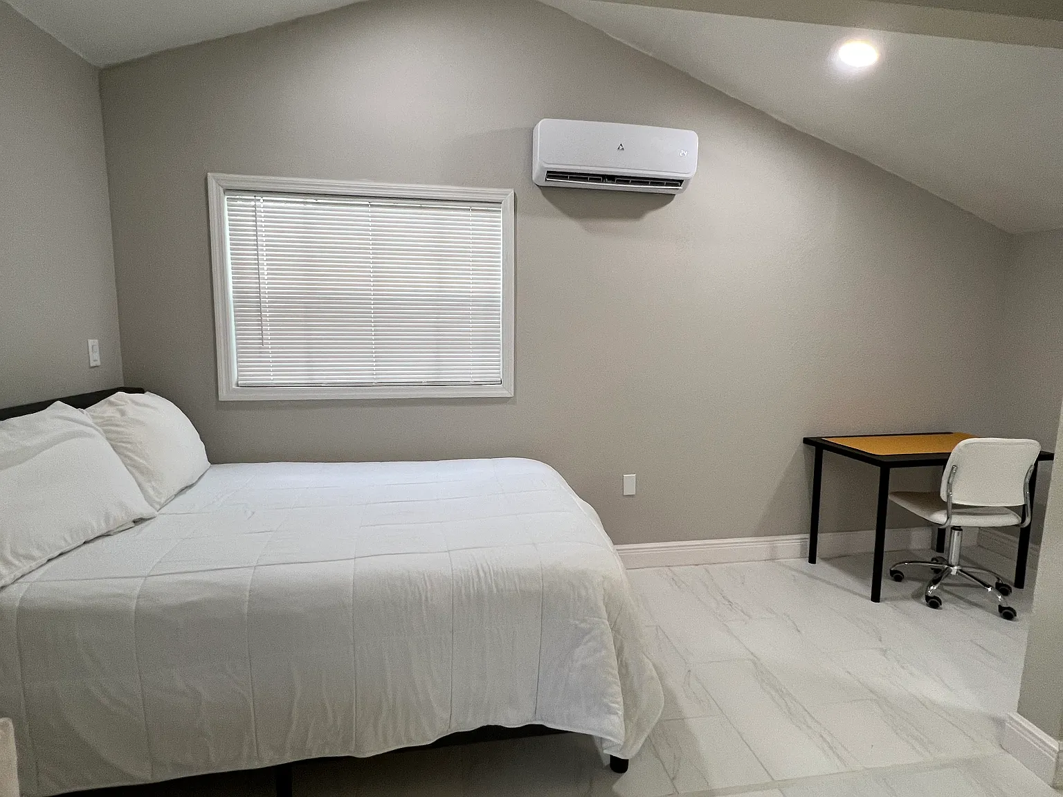 1 bed, 600 sqft, $1,100 — Photo 1