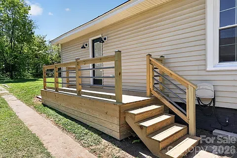 344 Mayflower Ave — Photo 2