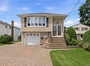504 Staples Street, Farmingdale, NY 11735
