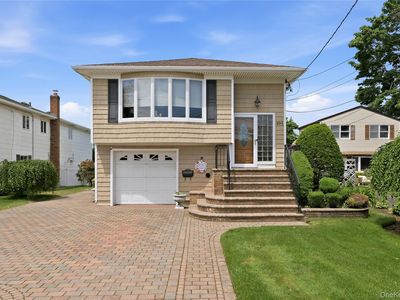 504 Staples Street, Farmingdale, NY, 11735