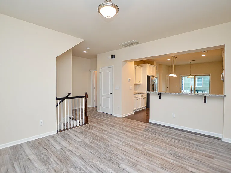 313 Annandale Dr — Photo 44