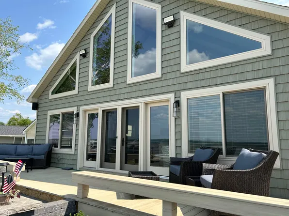 912 Iroquois Ave, Prudenville, MI 48651