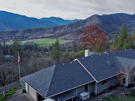 2nd image of 1040 Wards Creek Rd