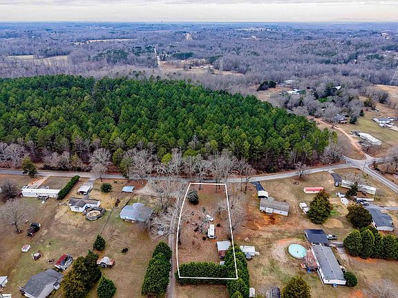 4th image of 460 Looper Rd