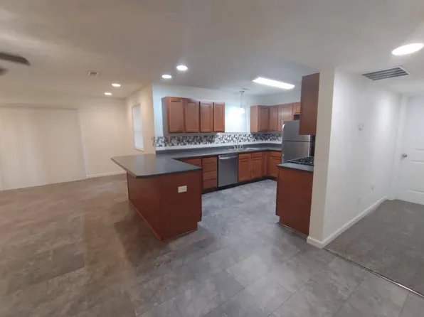 23 Northland Dr, Belleville, IL 62221