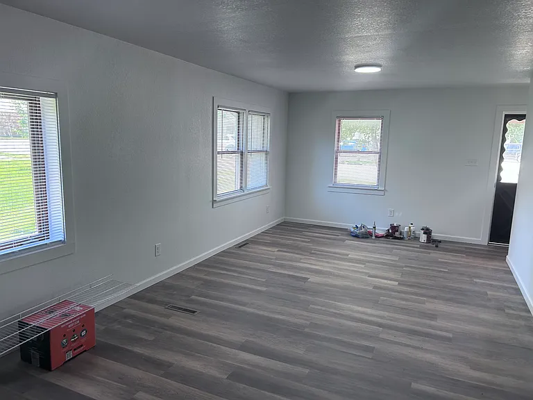 205 N Smith St — Photo 4