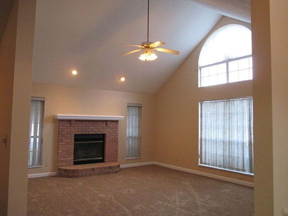 2nd image of 9800 Bridgewood Ln