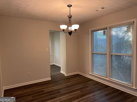 5th image of 1052 Terance Ave