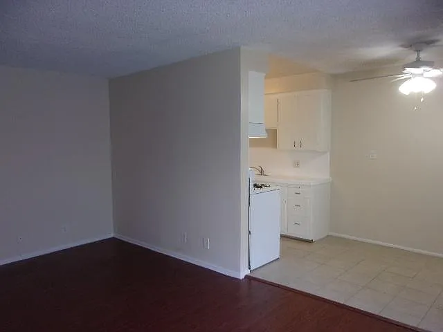 13819 Sherman Way #2 — Photo 10