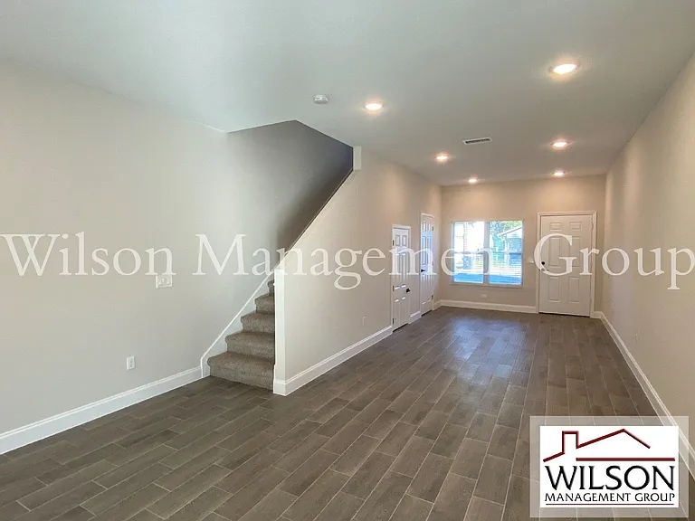 732 S Lee Ave — Photo 3