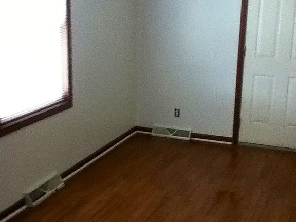 3rd image of 3925 Ireland Dr