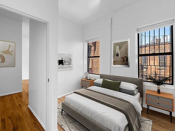 3rd image of 122 Norfolk St APT 21