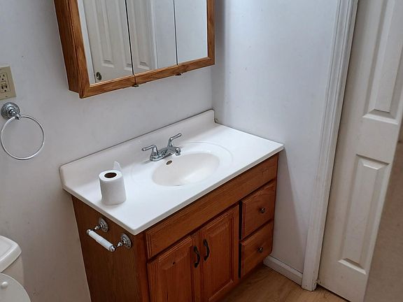 3rd image of 581 Saint Paul St