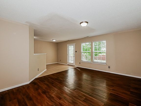 5th image of 14349 Black Farm Dr