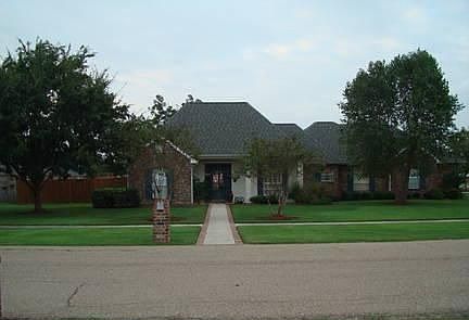 1st image of 1010 Woodridge Dr