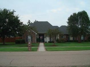 1010 Woodridge Dr, Breaux Bridge, LA 70517