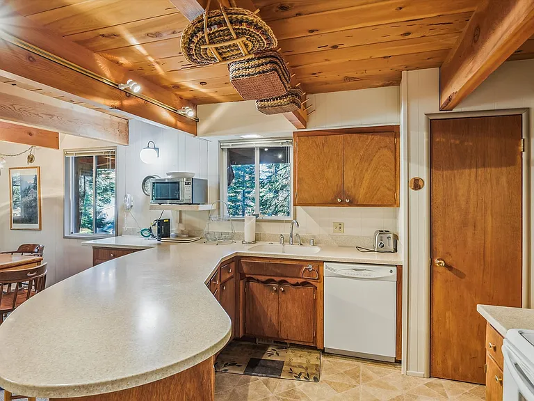 325 Snowbird Loop — Photo 15