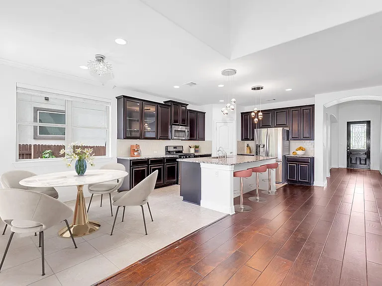 5724 Siragusa Dr — Photo 5