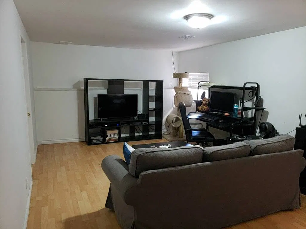 1 bed, 1.5 bath, 950 sqft, $1,590 — Photo 2