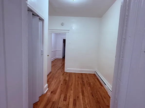 110 Duncan Avenue image 4 of 18