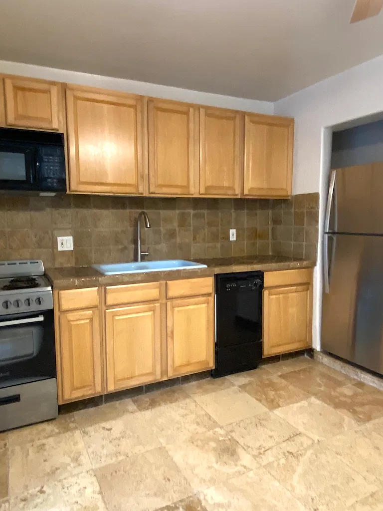 1 bed, 825 sqft, $1,680 — Photo 3