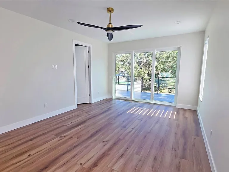1156 Cocoanut Ave — Photo 49
