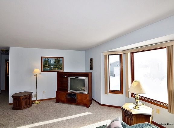 4th image of 57 S Juniper Dr